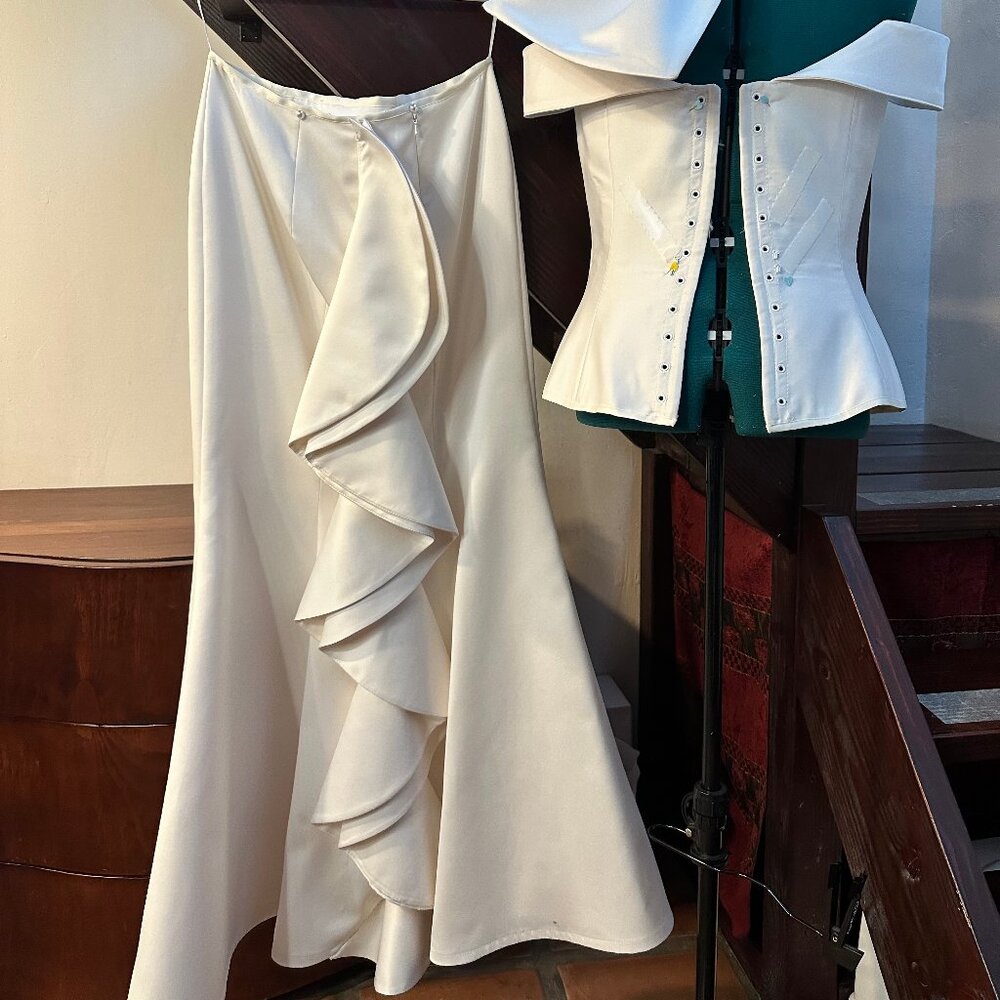 Bespoke, wedding gown, ivory, satin, corset top, trumpet skirt, 10-12 size - Picture 6 of 7